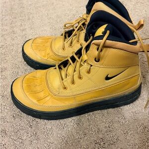 Nike Tan and Black High-Top ACG Shoes